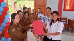 Kepala SD Negeri Pakuure Tiga Susanti SiLow Gelar Penamatan Siswa/i Kelas VI